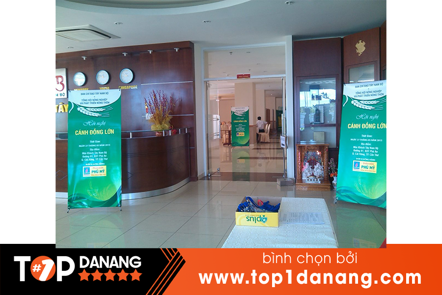 Standee Da Nang Services and Media
